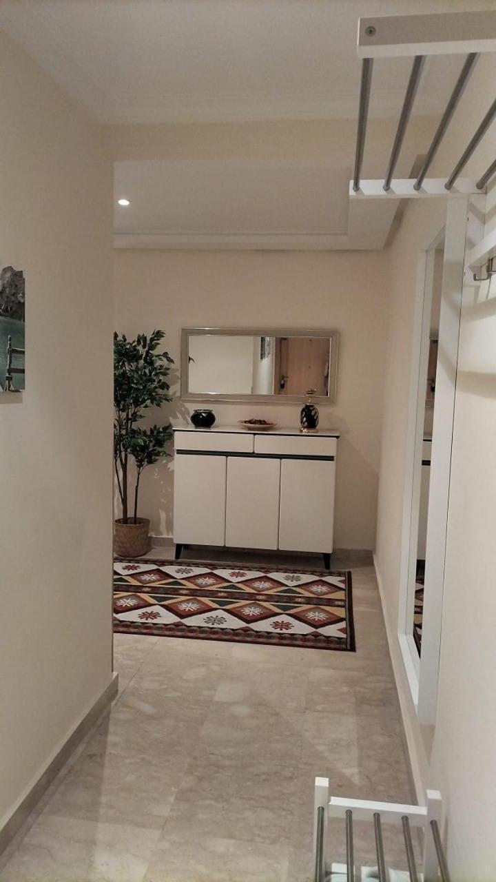 Beautiful, Great Equipped 122 M Holiday Apartment Near Majorelle Garden And Gueliz With Pool Views And A Large Balcony And Terrace Marraquexe Exterior foto