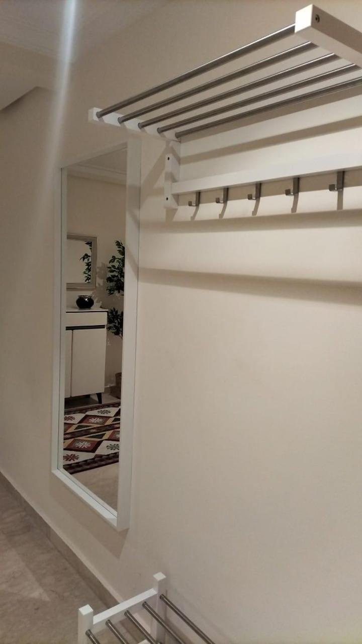 Beautiful, Great Equipped 122 M Holiday Apartment Near Majorelle Garden And Gueliz With Pool Views And A Large Balcony And Terrace Marraquexe Exterior foto