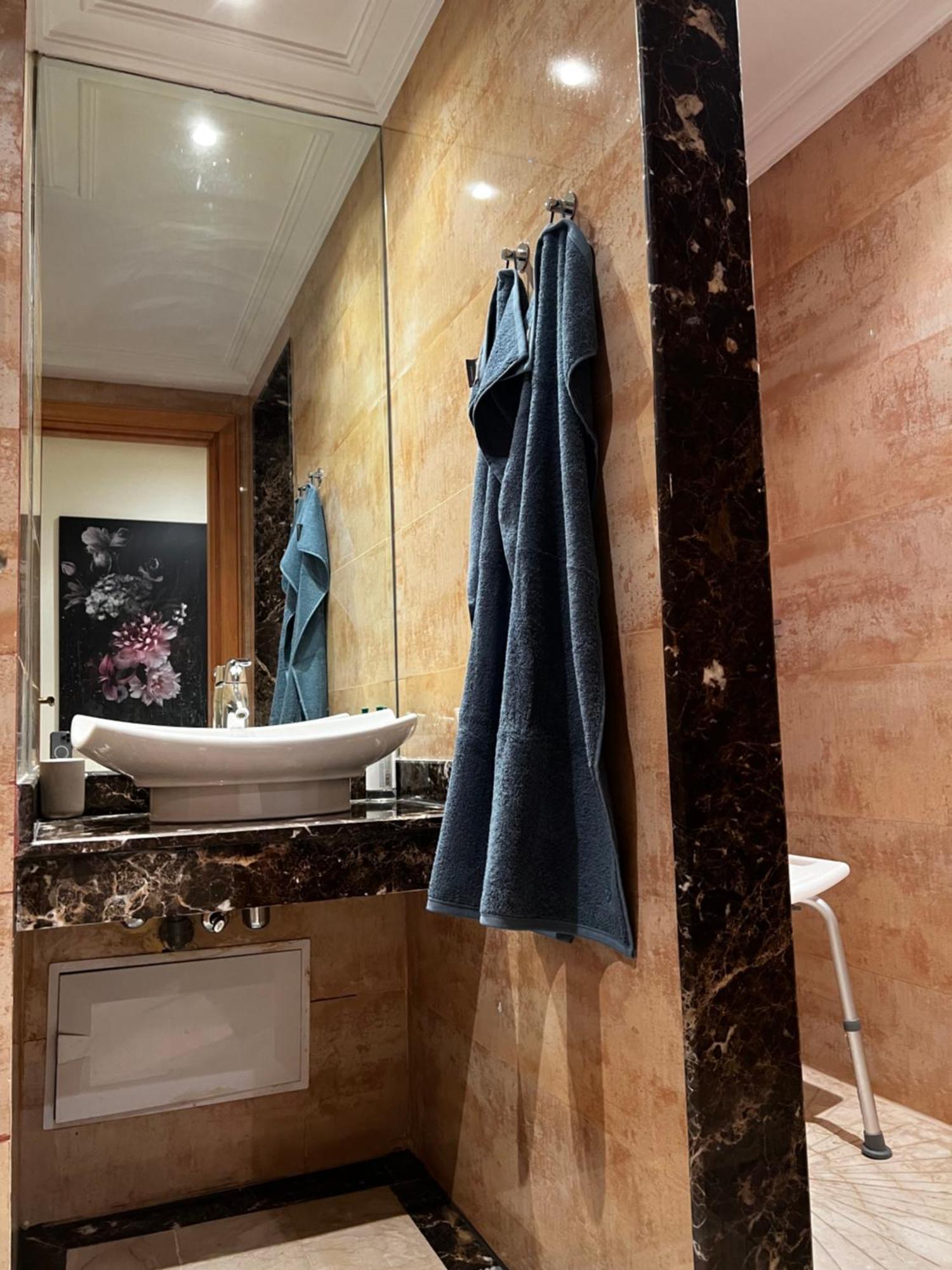 Beautiful, Great Equipped 122 M Holiday Apartment Near Majorelle Garden And Gueliz With Pool Views And A Large Balcony And Terrace Marraquexe Exterior foto