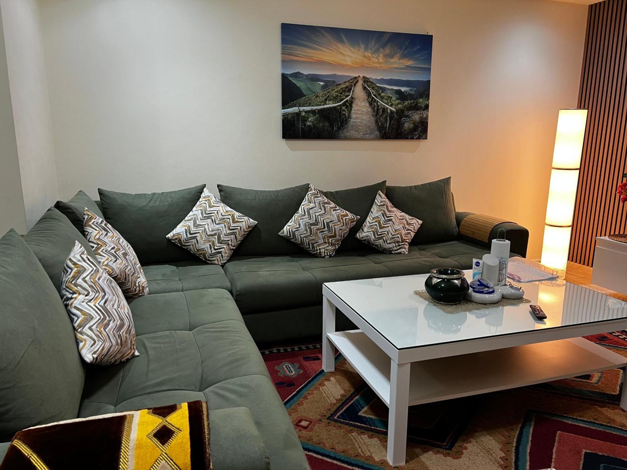 Beautiful, Great Equipped 122 M Holiday Apartment Near Majorelle Garden And Gueliz With Pool Views And A Large Balcony And Terrace Marraquexe Exterior foto